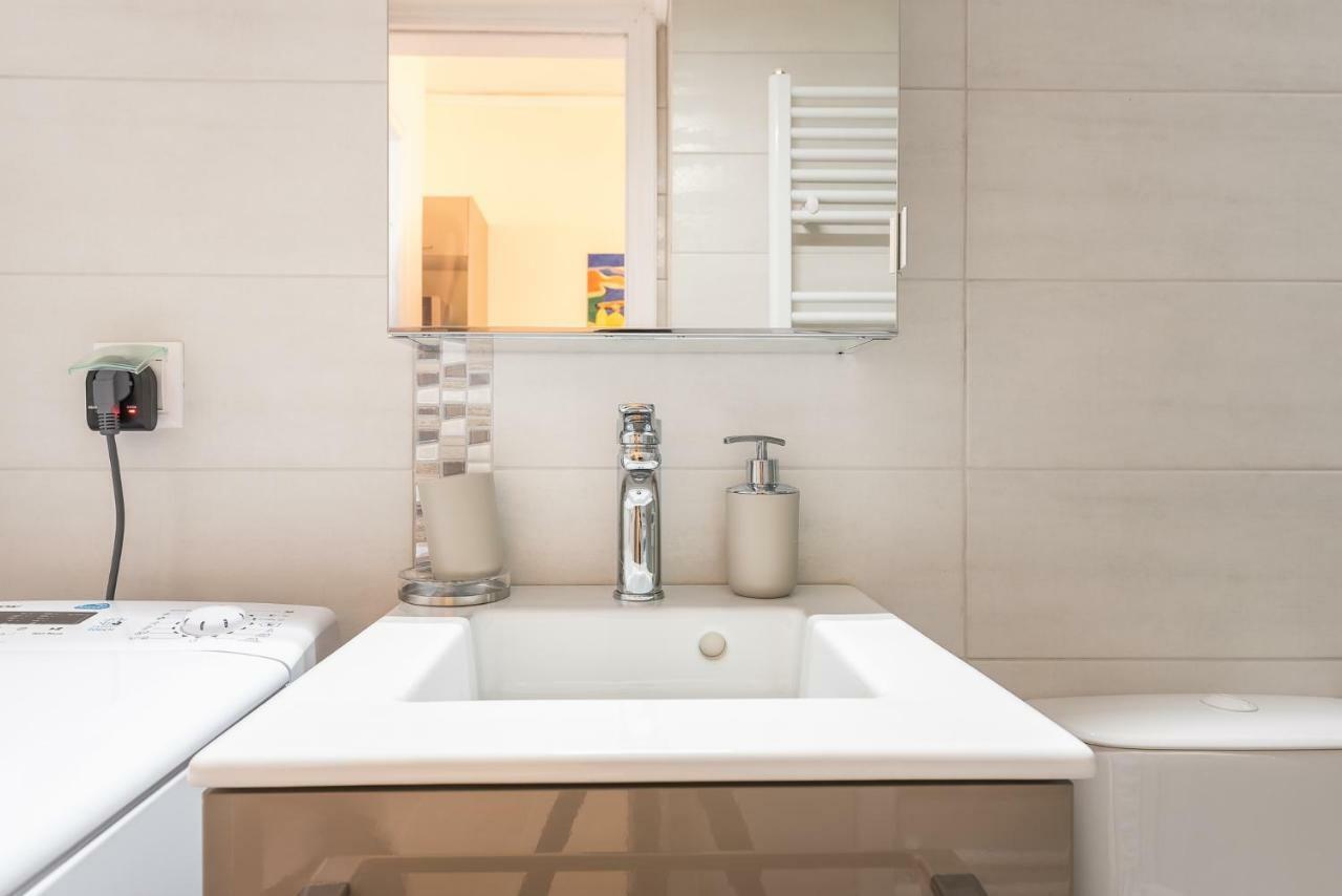 Stylish Kerameikos Apartment By Cloudkeys Athens Ngoại thất bức ảnh